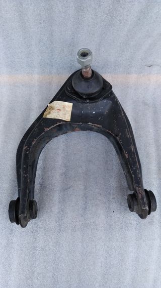 Brazo de Suspensión Del. Superior Izq. Seat 124