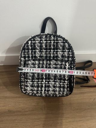 Mochila negra y blanco
