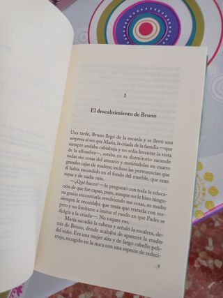 El niño con el pijama de rayas