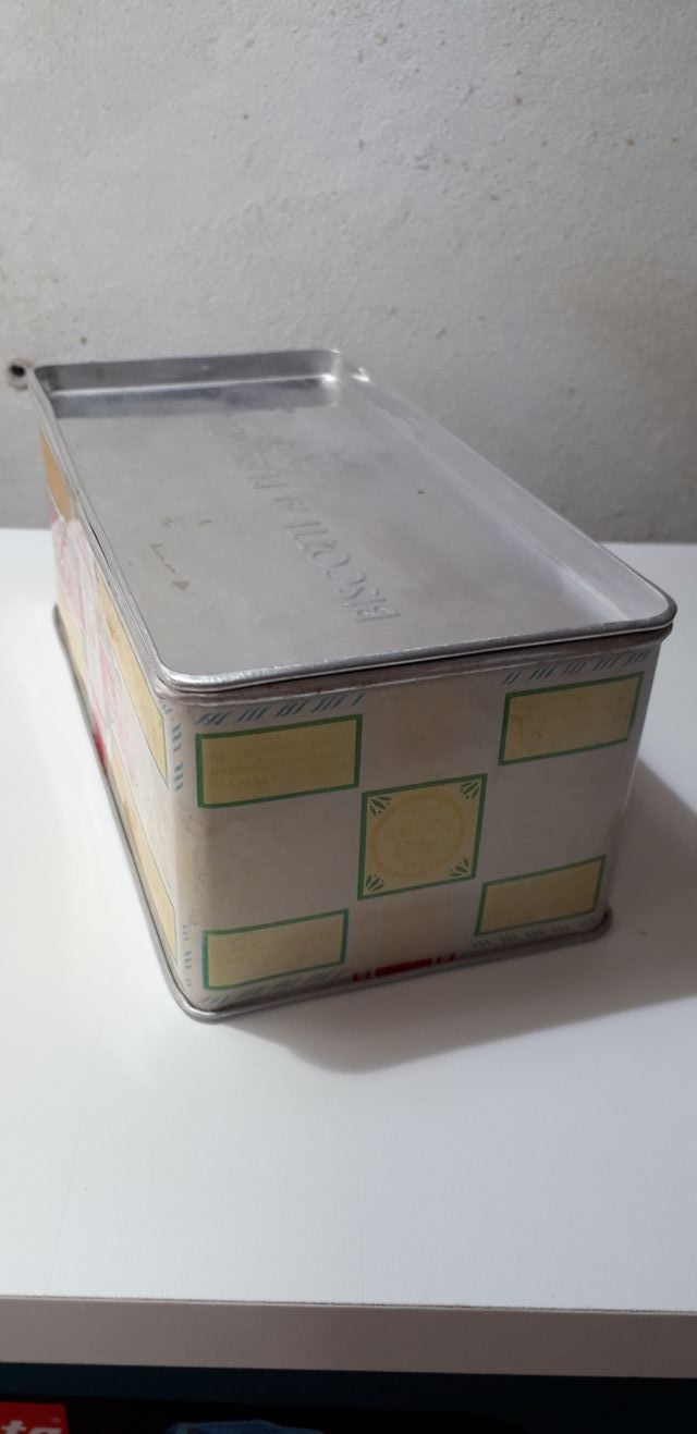 scatola latta biscotti plasmon