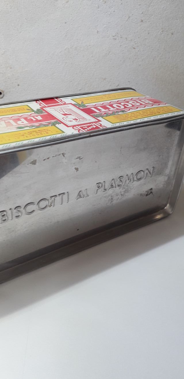 scatola latta biscotti plasmon