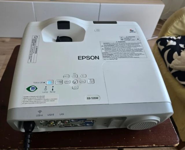 Proyector Epson EB-535W