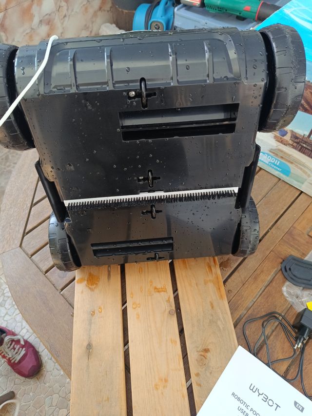 Pulitore per piscine senza fili Osprey 300 II