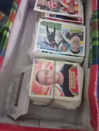 Figuras,chapas y pegatinas
