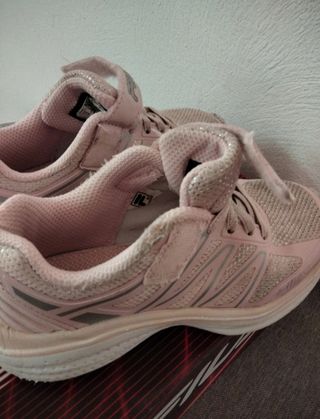 Tenis Fila niña. Talla 29.
