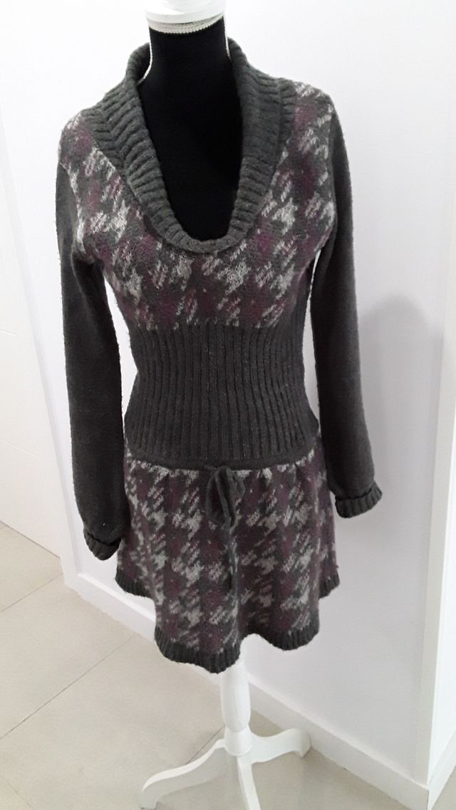 Vestido de punto de invierno de Mango