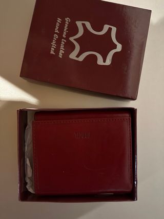 Cartera piel granate a estrenar