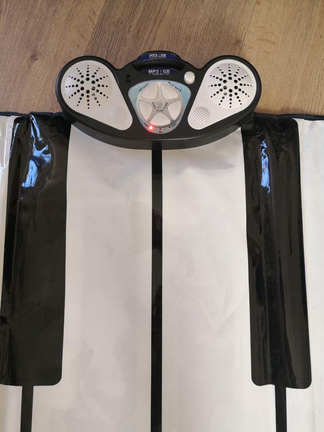 Piano gigante de suelo-manta musical