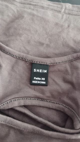 Top corto sin mangas