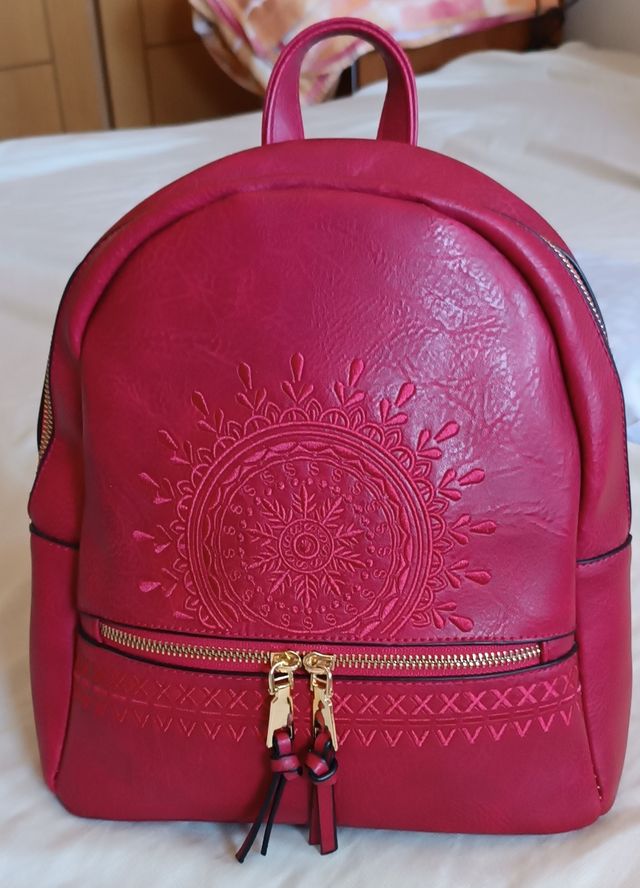 Mochila de piel mujer en rojo