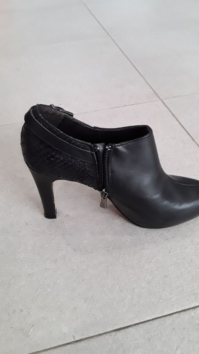 Zapatos tacón negros