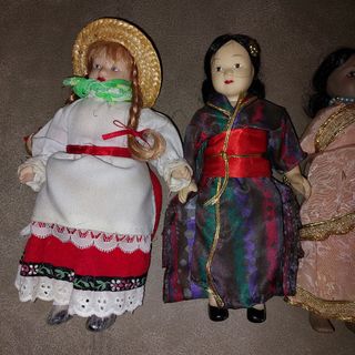 Set di bambole del mondo in porcellana