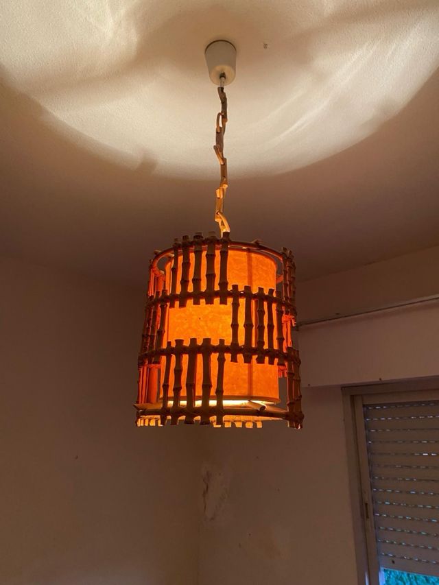 Camera antica completa.