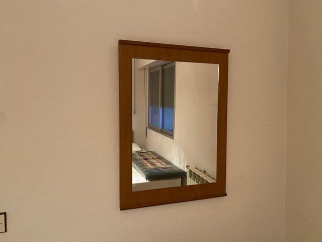 Camera antica completa.