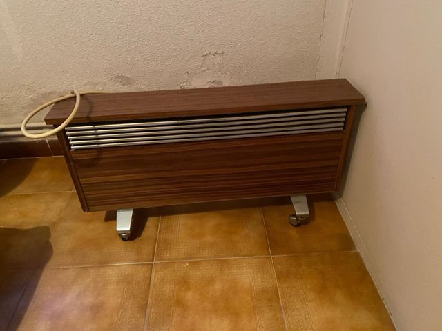 Camera antica completa.