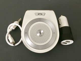 Kit manos libres teléfono con cargador coche