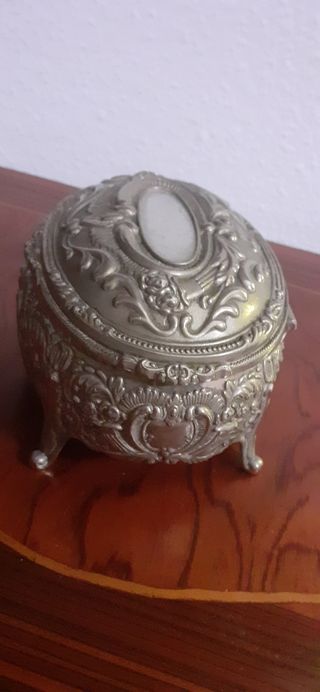 Joyero antiguo estaño plateado. Caja cofre joyas.