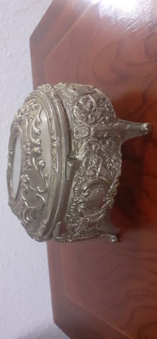 Joyero antiguo estaño plateado. Caja cofre joyas.