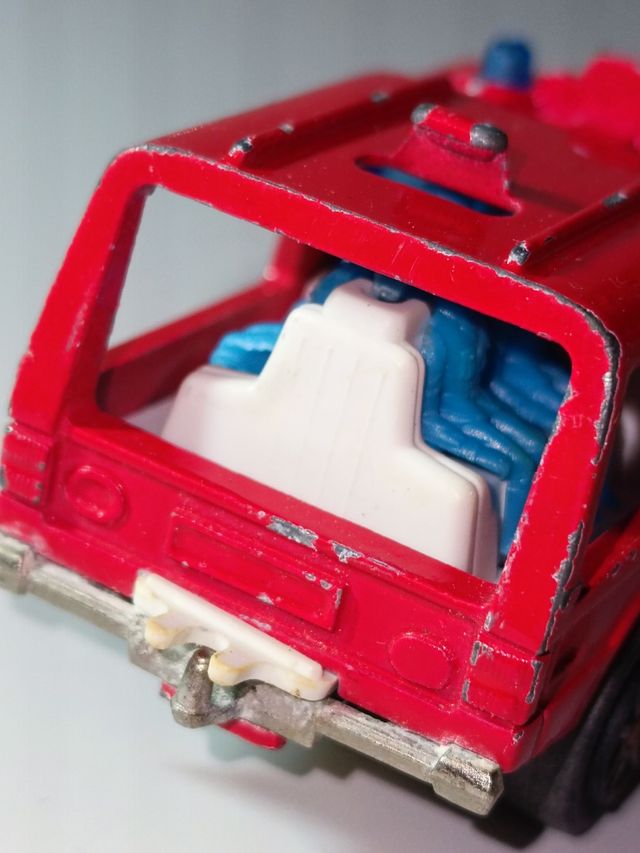 RANGE ROVER BOMBEROS 1/64 MAJORETTE