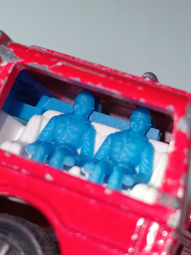 RANGE ROVER BOMBEROS 1/64 MAJORETTE