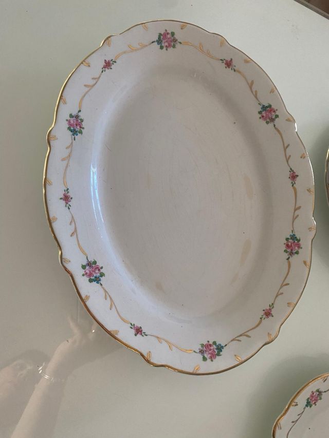 Servizio da tavola antico