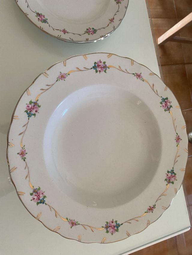 Servizio da tavola antico