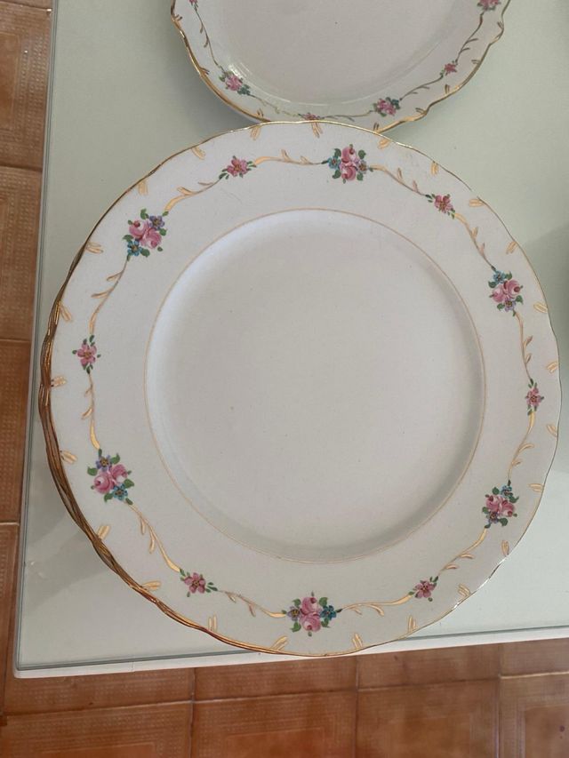 Servizio da tavola antico