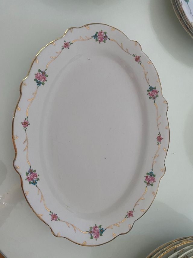 Servizio da tavola antico