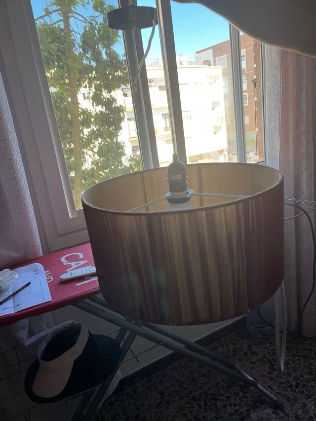 Lampara roja redonda