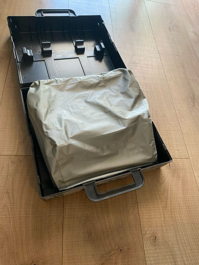 Máquina de escribir vintage OLIVETTI Studio 46