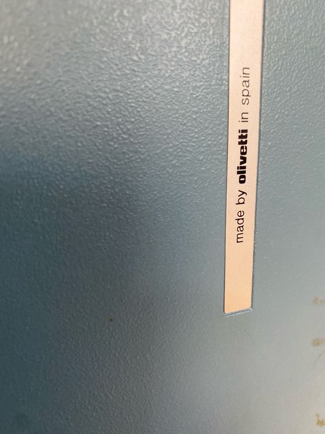 Máquina de escribir vintage OLIVETTI Studio 46