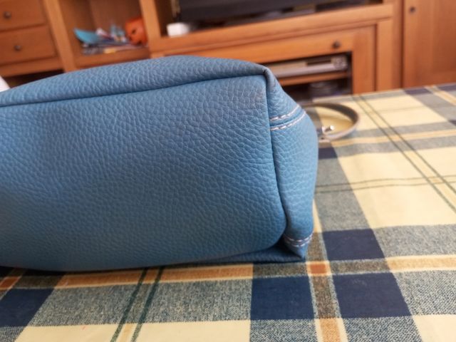 Bolso piel azul Adolfo Domínguez