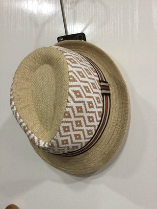 Sombrero infantil de playa