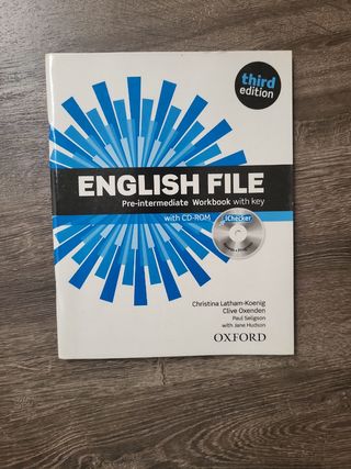 2 libros: English File Pre intermediate