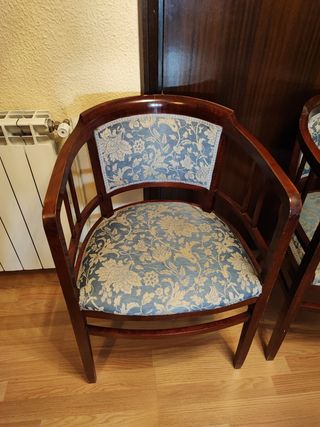 Conjunto de Sillas antiguas y bancada