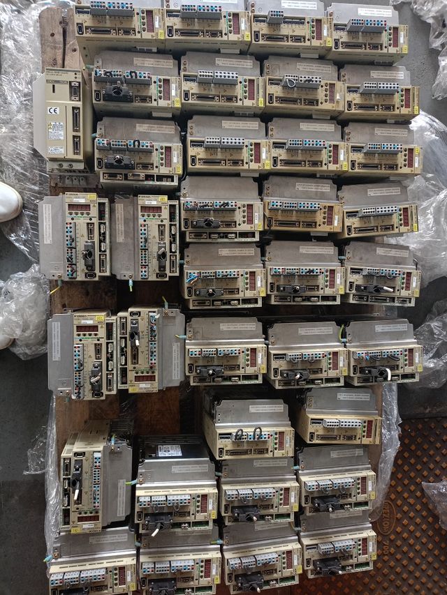 Sgdh05de 10de 15de sgmgh motori yaskawa omron