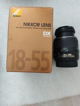 Cámara reflex c/objetivo y objetivo auxiliar