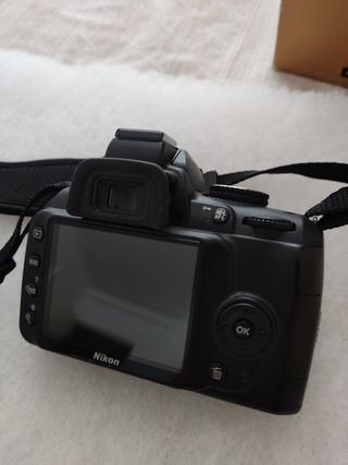 Cámara reflex c/objetivo y objetivo auxiliar