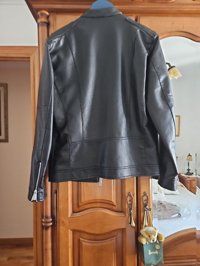 Cazadora de caballero