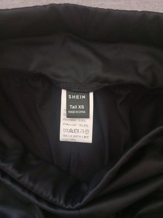 Pantalón largo cenido imitación cuero