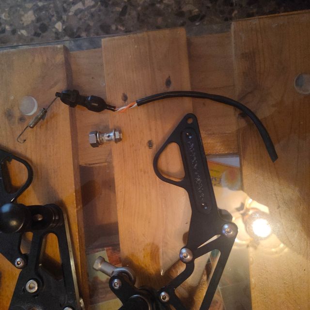 Estriberas retrasadas Suzuki gsxr 600 K8