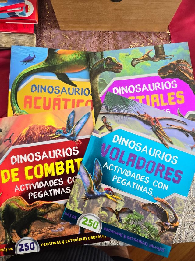 Libros de pegatinas dinosaurios