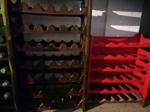 Cantinette porta bottiglie in plastica