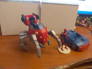 Spiderman 2 vehículos y muñecos