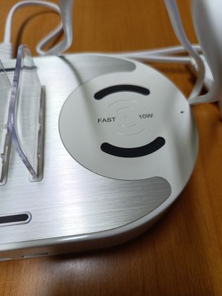 Cargador para teléfono. Inalámbrico y normal