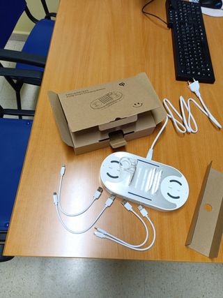 Cargador para teléfono. Inalámbrico y normal