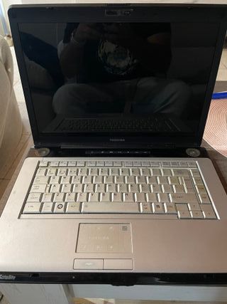 Ordenador portátil Toshiba Satellite A200