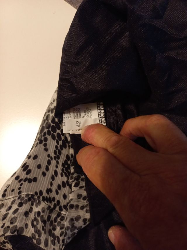 Canottiera a fantasia bianconera 