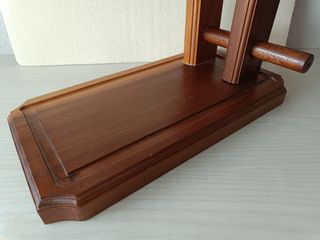 Jamonero de madera antigua