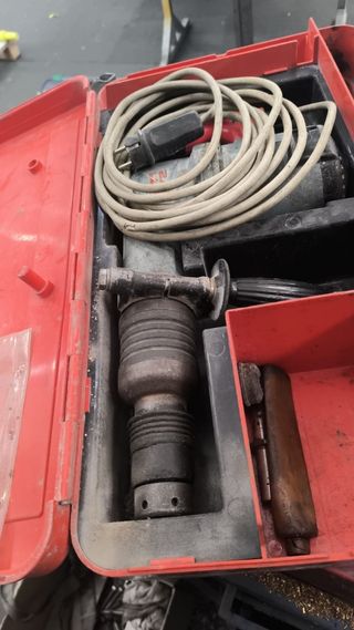 Martillo percutor grande Hilti